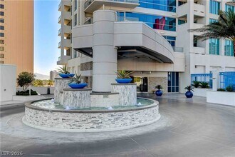 Building Photo - 2700 S Las Vegas Blvd