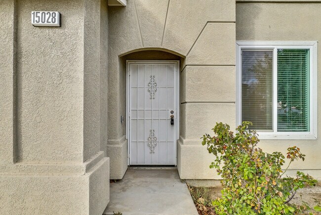 Building Photo - 15028 Longhorn Ln
