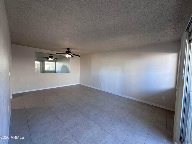 Foto del edificio - 2690 N 43rd Ave