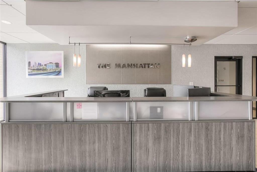 Front Desk - 700 E 8th St