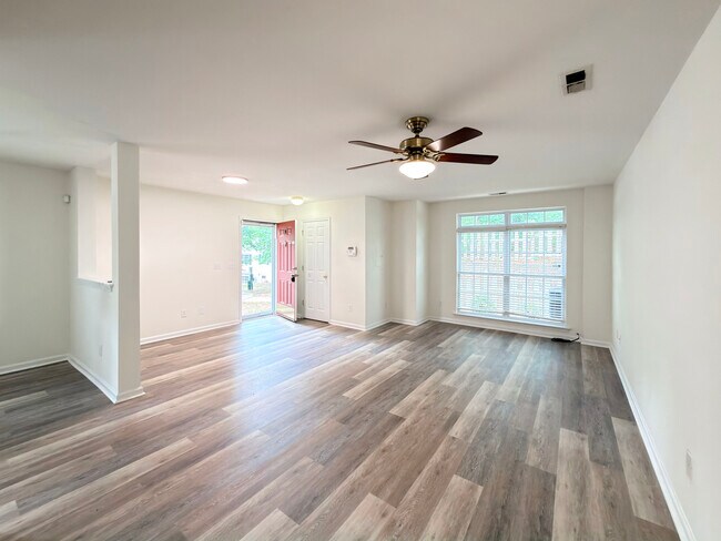 Building Photo - 3021 Barrymore St