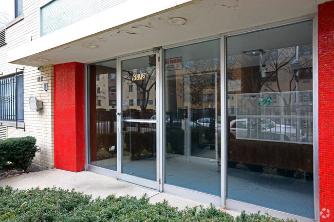 The Kenmore Place Apartments - The Kenmore Place