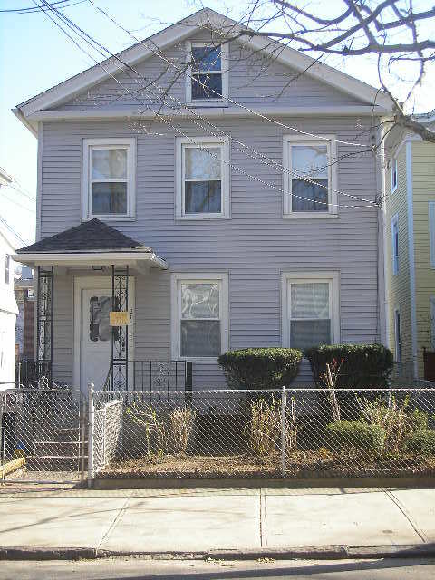 Building Photo - 316 Saint John St