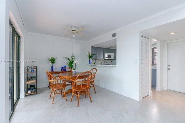 Building Photo - 2513 San Remo Cir