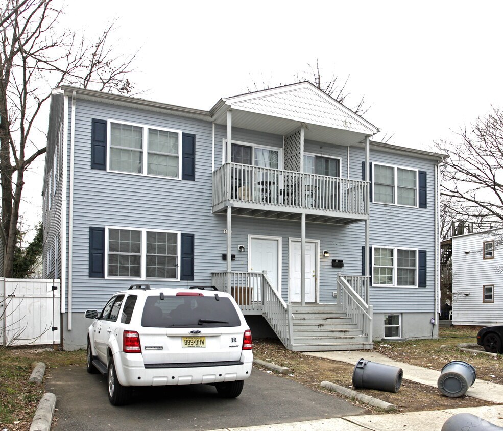 Primary Photo - 80 Guilden St