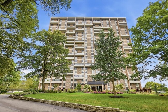 Building Photo - 1000 Urlin Ave