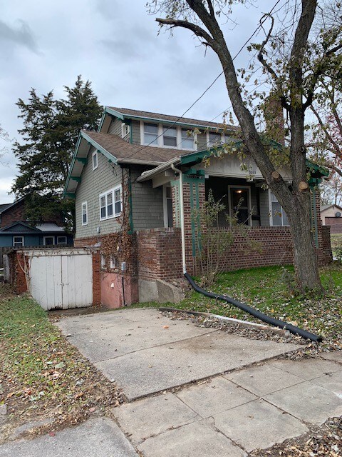 Foto del edificio - 2222 E 12th St