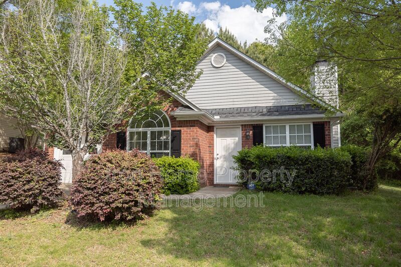 Foto principal - 141 Birch Valley Dr