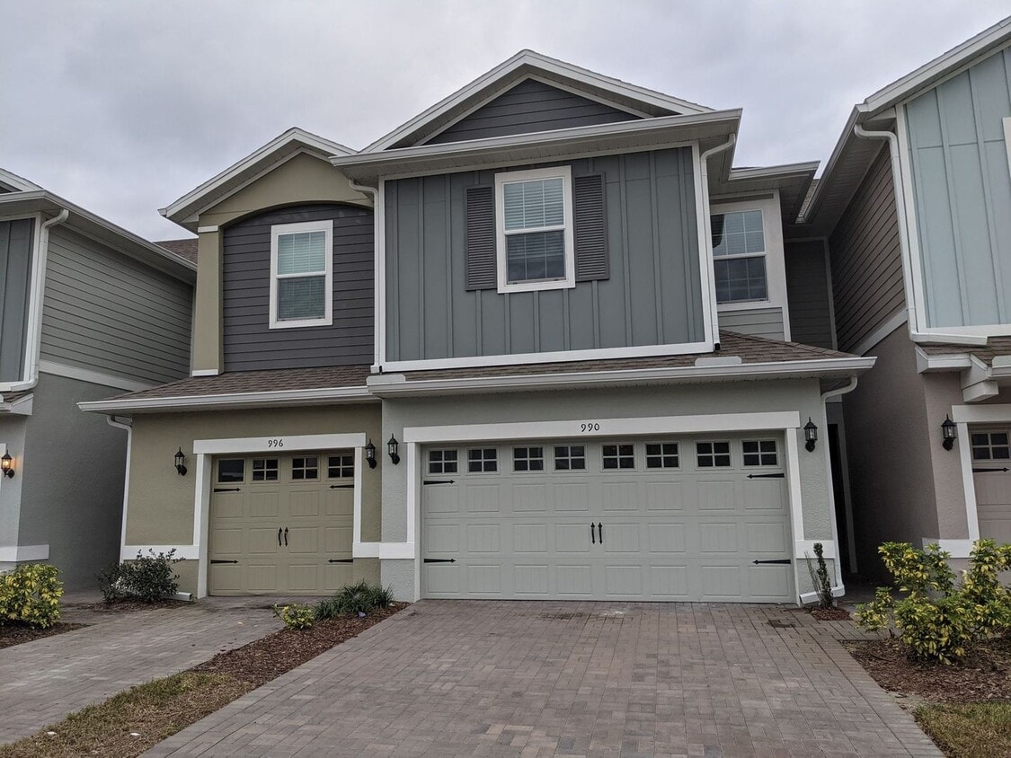 Photo - 990 E 10th Street