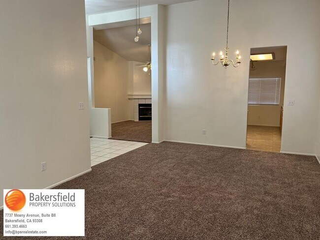 Building Photo - 3711 Rancho Santa Fe St
