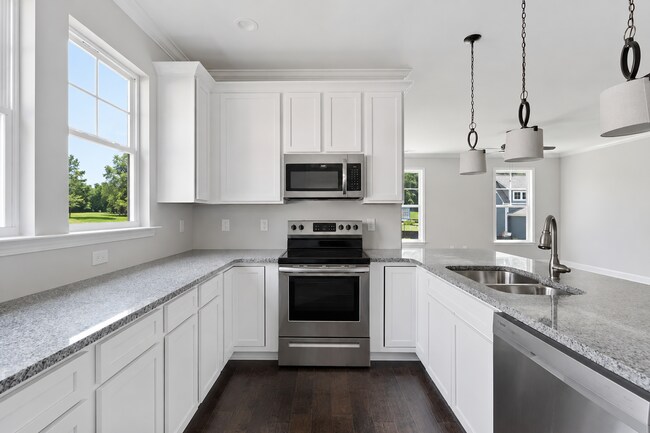 Foto del edificio - 544 Twin Lake Rd