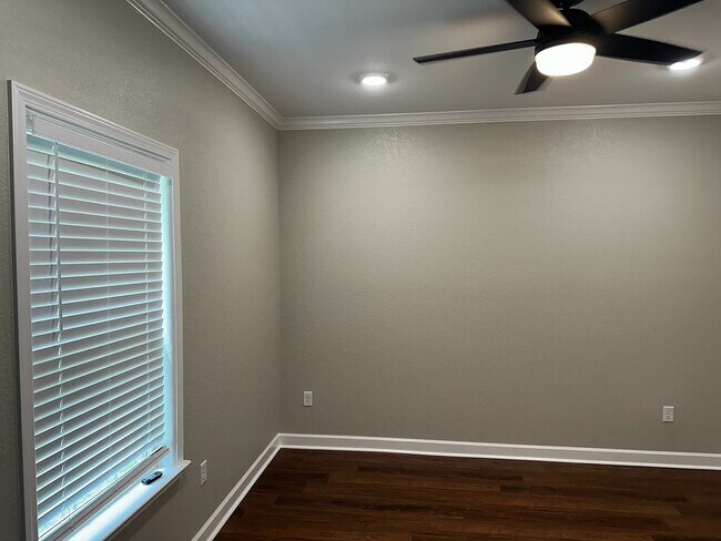 Foto del edificio - 3604 Bay St