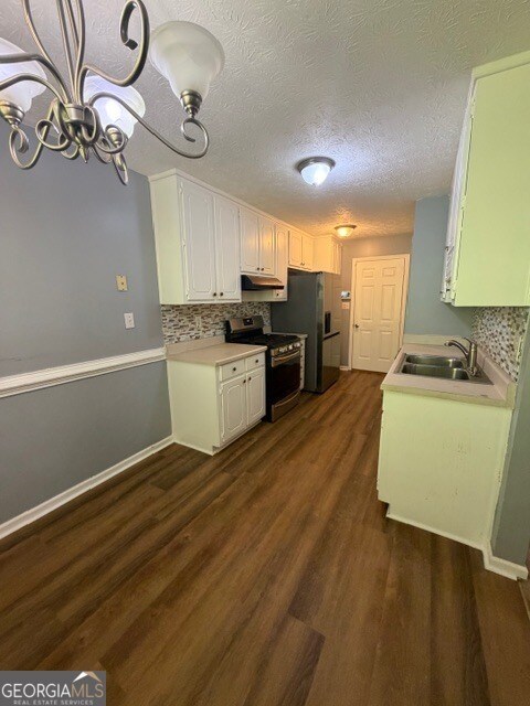 Foto del edificio - 190 Oakwood Cir