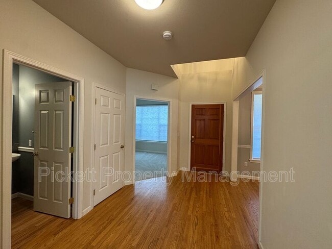 Building Photo - 1379 Amber Ct NE