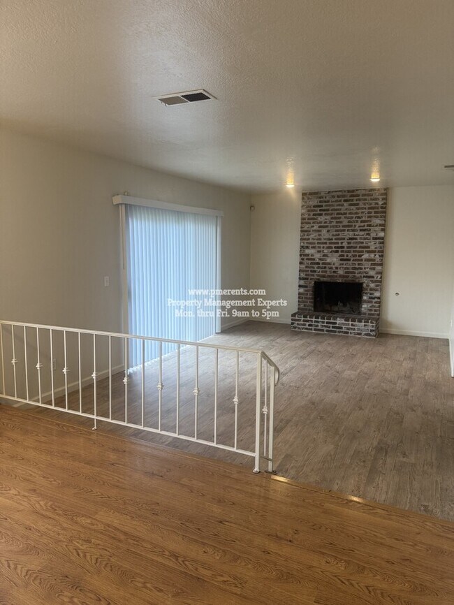 Foto del edificio - 9130 Cornwall Dr