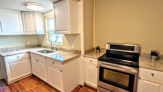 cocina - 2255 1st Ave N