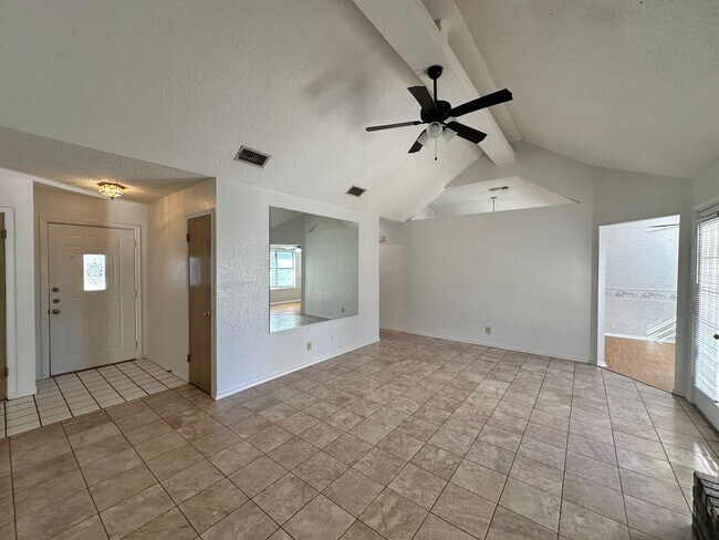 Foto del edificio - Viewable Now!  Small Pets Accepted!