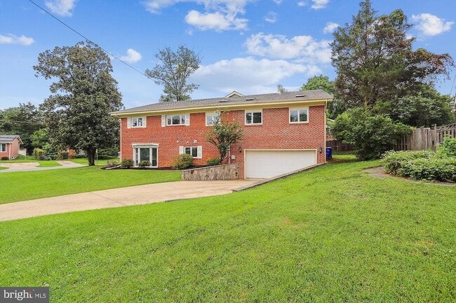 Building Photo - 9915 Ashburton Ln