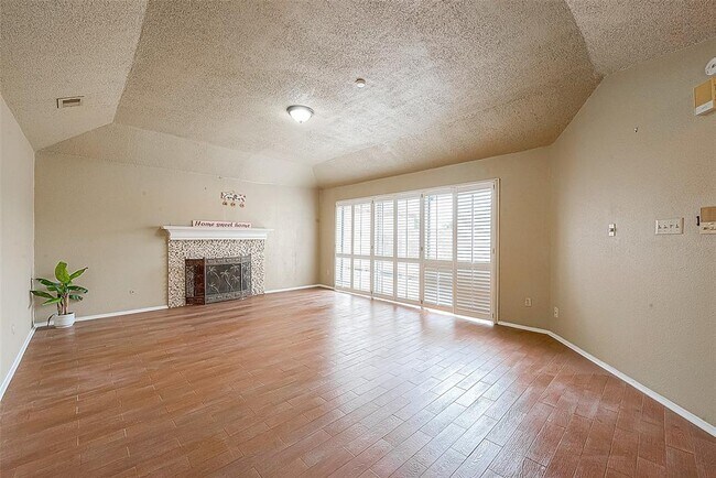 Foto del edificio - 14947 Heritage Wood Dr