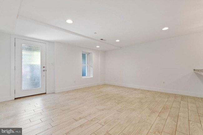 Building Photo - 3325 11th St NW