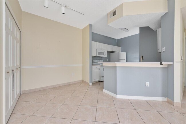 Building Photo - 5578 Metrowest Blvd