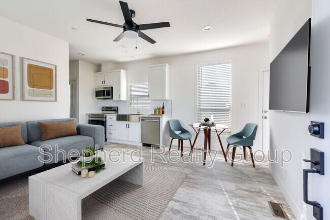 Foto del edificio - 15914 Dauchy Ave