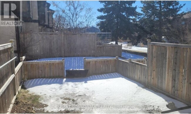 Photo du bâtiment - 2799 Pimlico Crescent