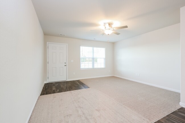 Foto del edificio - 2127 Southlea Dr
