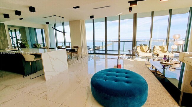 Foto del edificio - 3131 NE 7th Ave
