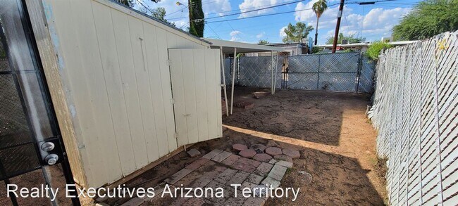 1 br, 1 bath House - 1307 E Nevada Dr photo'