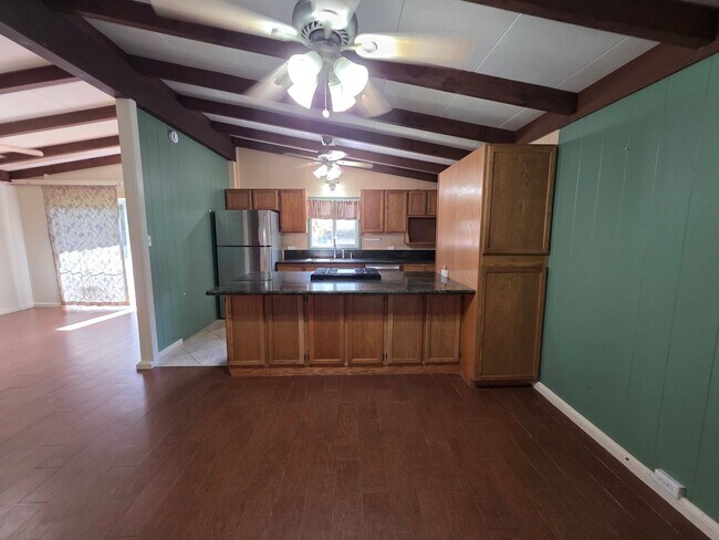 Foto del edificio - AVAILABLE NOW! 3 bed, 1.5 bath with 2 parking in Kailua.