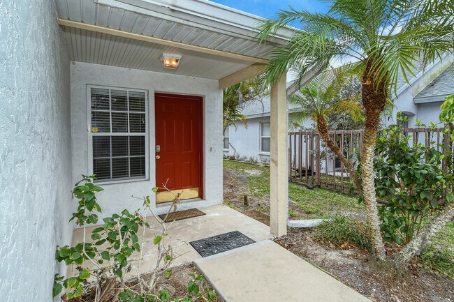 Building Photo - 1028 Laurel Ave