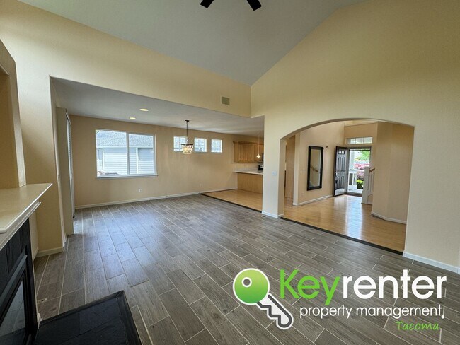 Building Photo - Dream Home on North Shore Golf Course in T...