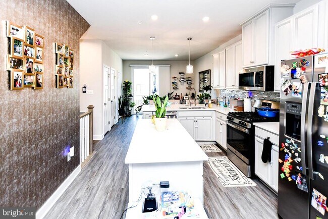 Foto del edificio - 7205 Sprouse Ct