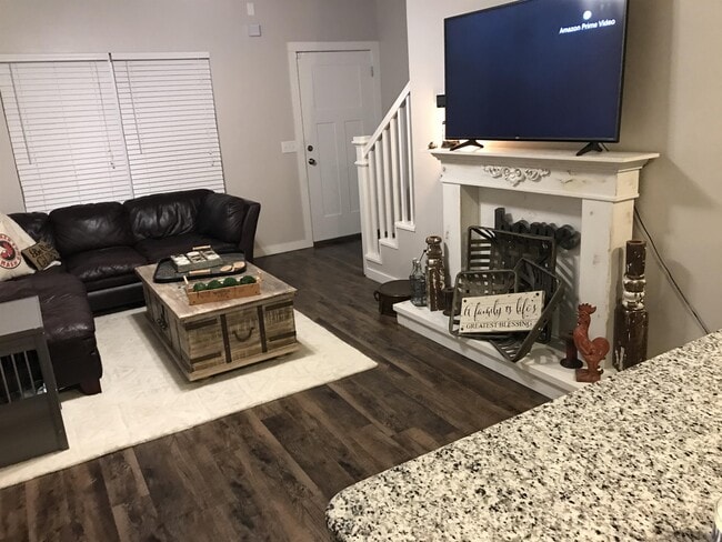 Photo - 1289 E Main St House