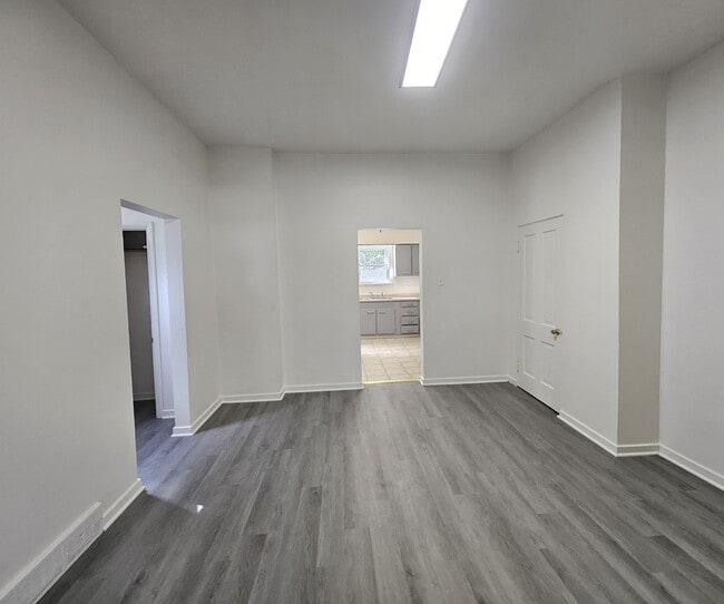 Building Photo - 837 Stanton Ave