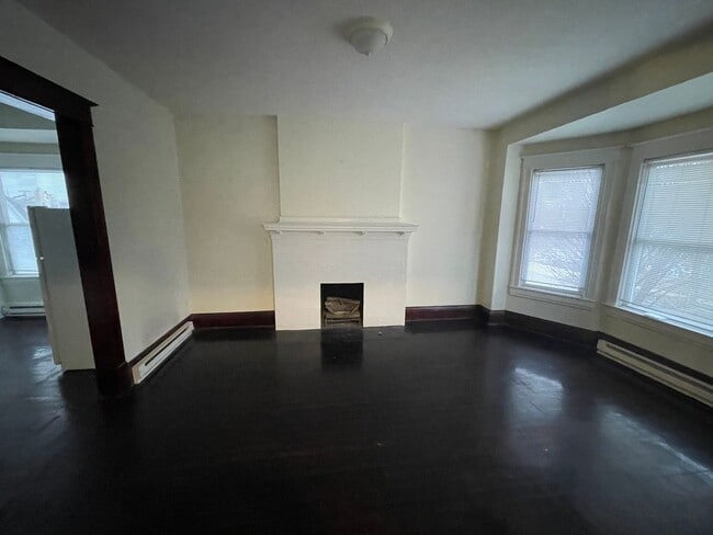 Building Photo - 622 S 8th St