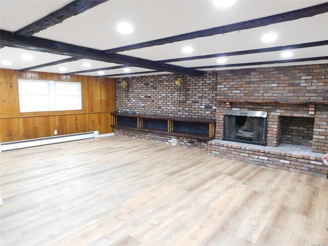 Building Photo - 36 Wedgewood Dr