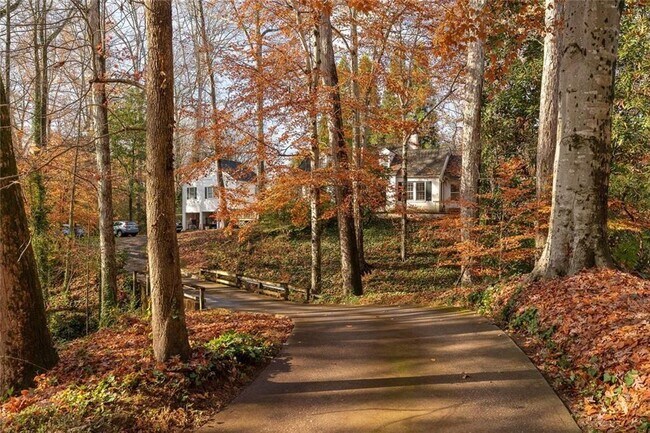 Building Photo - 444 Burlington Rd NE