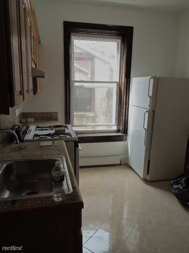 2 br, 1 bath - 581 Bradford St - 2 br, 1 bath  - 581 Bradford St