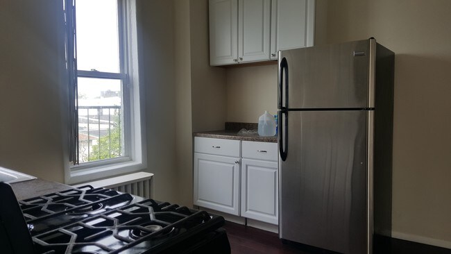 Foto del edificio - 90 Lake St