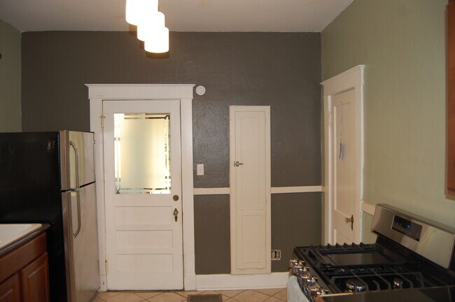 Foto del edificio - 696 Dickinson St