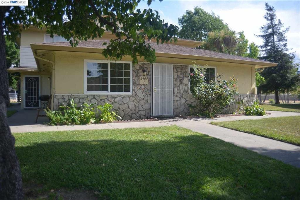 Primary Photo - Single Story Condo