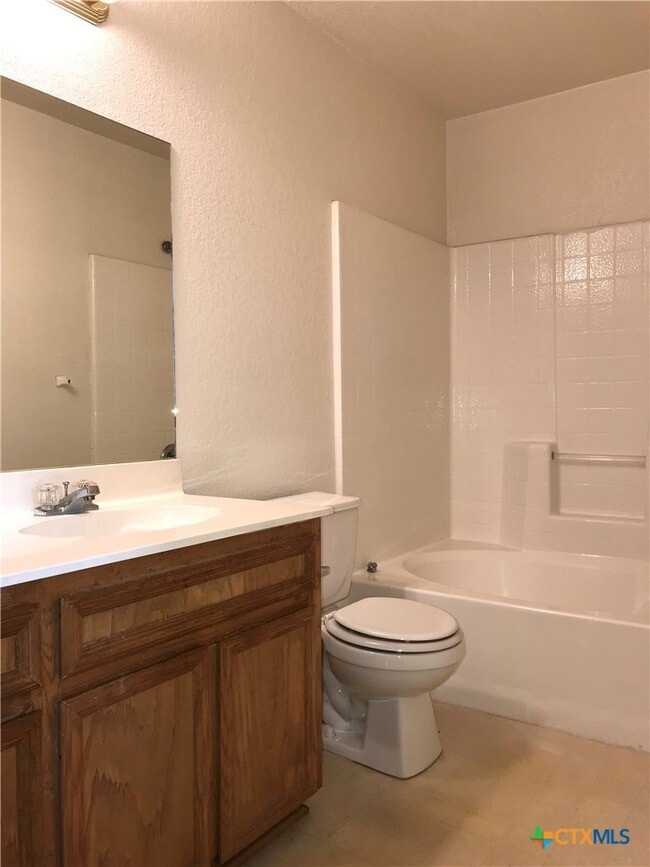 Building Photo - 3209 Raven Dr