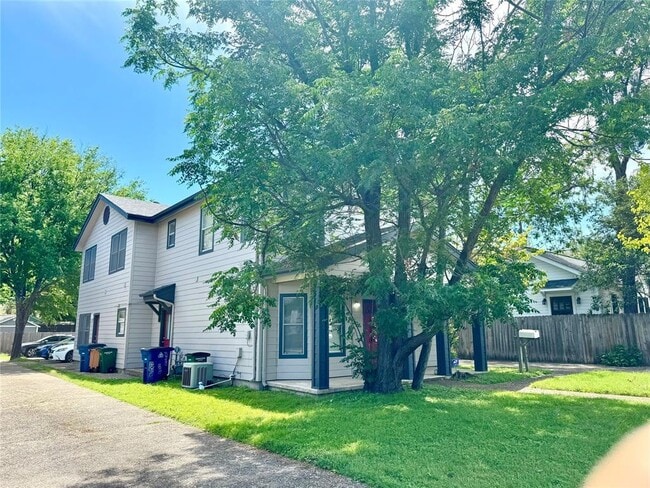 Building Photo - 503 E 38th St