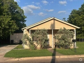 Building Photo - 1703 Carter St