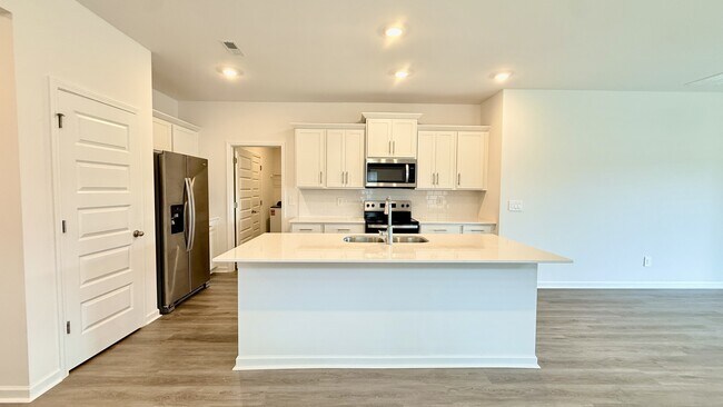 Building Photo - 8259 Huspa Ave