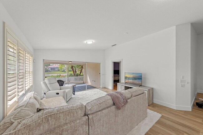 Foto del edificio - 4748 San Carlo Ct