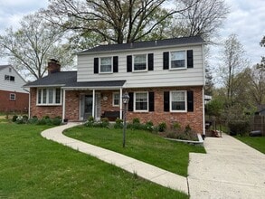 Building Photo - 303 Charlton Ct