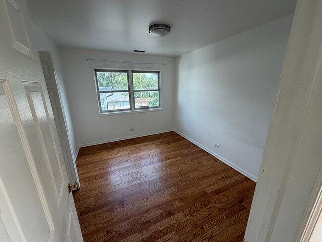Building Photo - 2833 N Auxplaines St